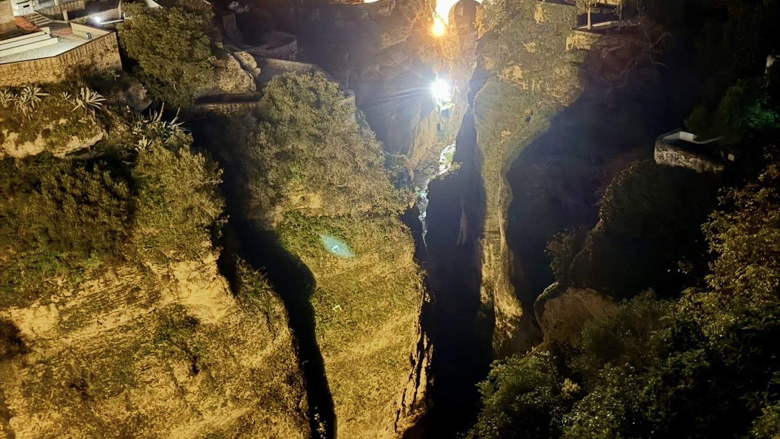 Puente Nuevo sobre el Tajo de noche